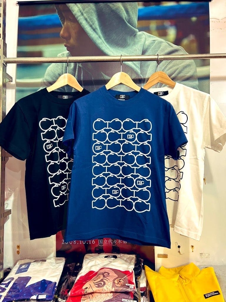 ”sakayori”コラボ グローブ柄Tシャツに新色が登場⭐️ 画像0-1｜rsc products公式ウェブサイト