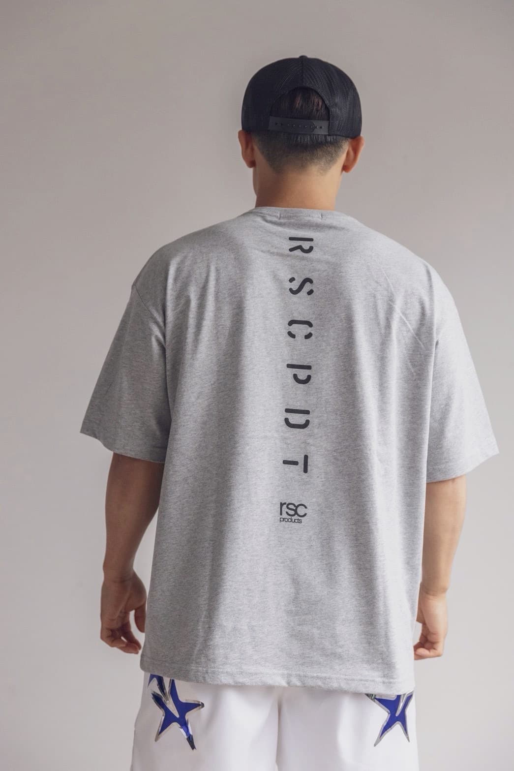 先行予約商品“IWU”ビッグシルエットコットンTシャツ 画像0-2｜rsc products公式ウェブサイト