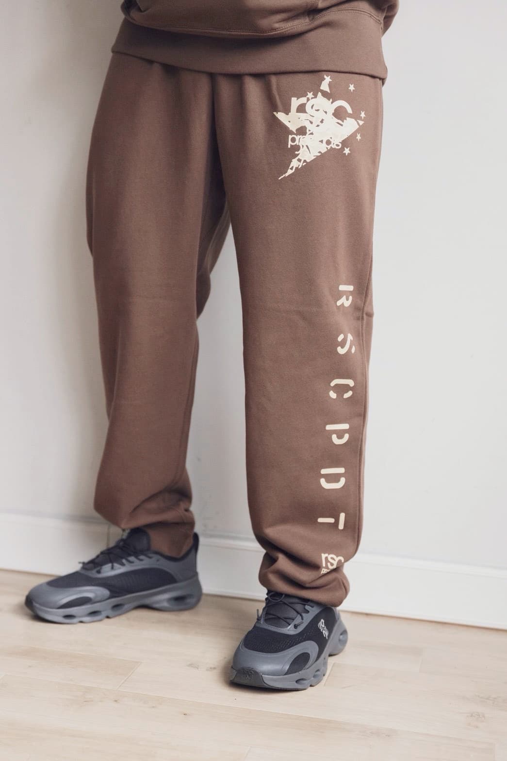 先行予約商品 “STAR”スウェットパンツ 画像0-3｜rsc products公式ウェブサイト