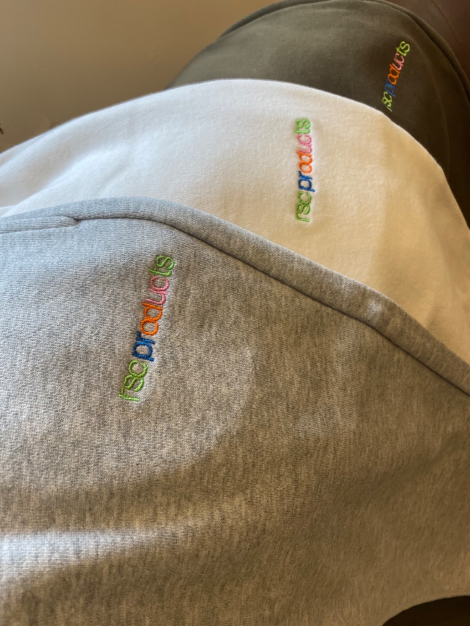 [KIDS] 子供用 カラフル刺繍スウェトパンツ｜rsc products公式ウェブサイト
